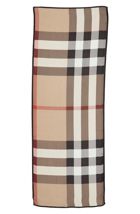 Burberry Mega Check Ultra